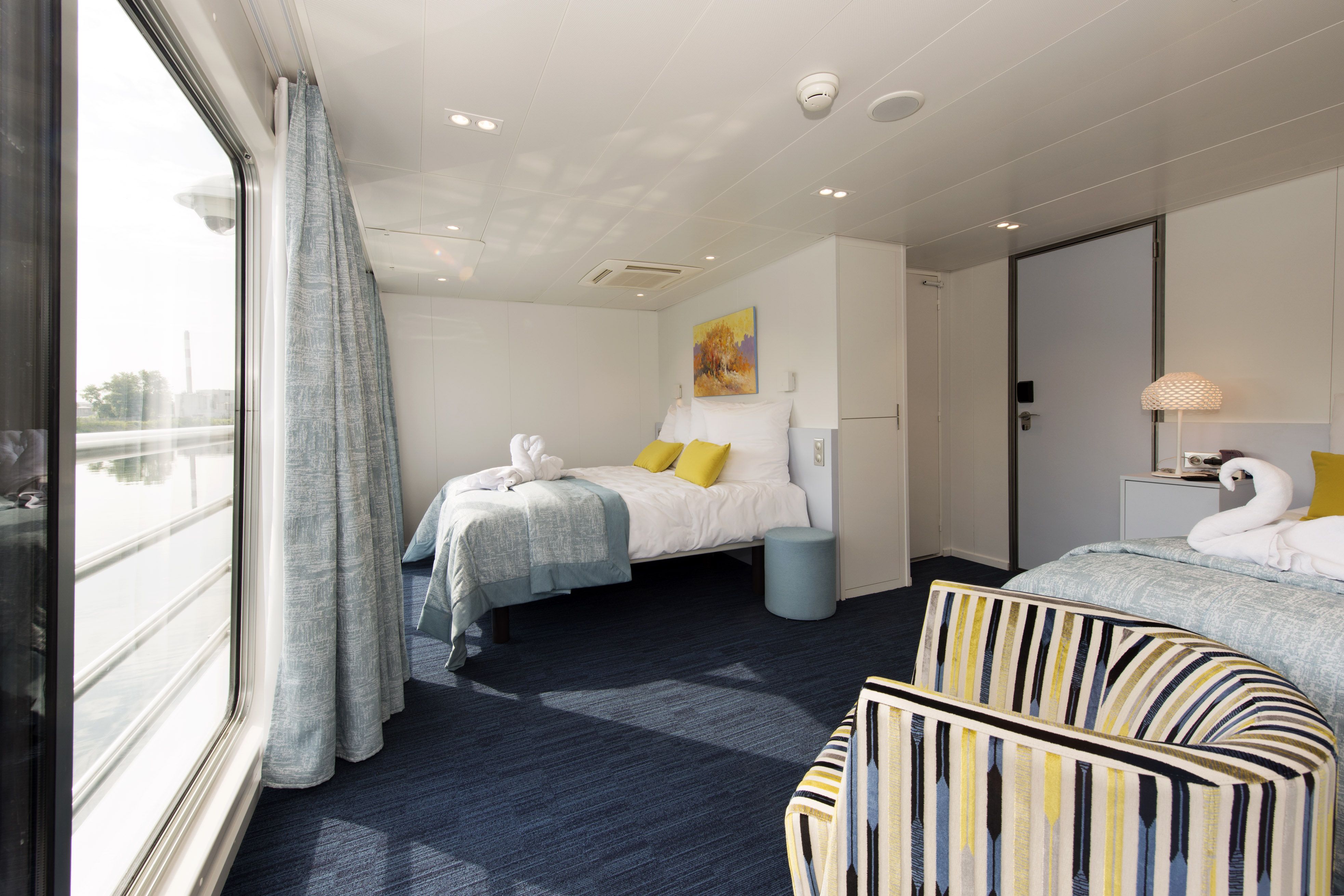CroisiEurope MS Douce France Suite 3.jpg